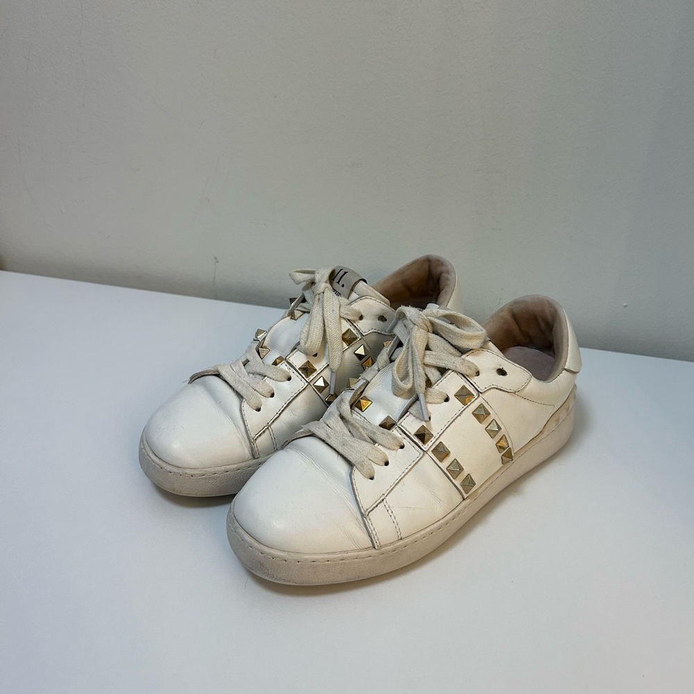 Valentino Garavani Rockstud Untitled Open Sneaker Size 7
